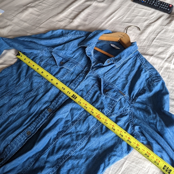 Pre-loved Iconic Western Style Button-Down Shirt - Picture 6 of 10